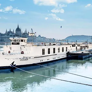 Onriver - Ms Cézanne Hotel en barco